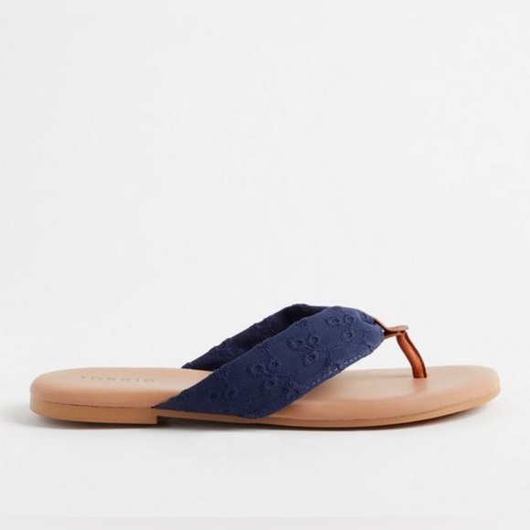 Torrid Eyelet Flip Flop (WW) - Picture 3 of 6